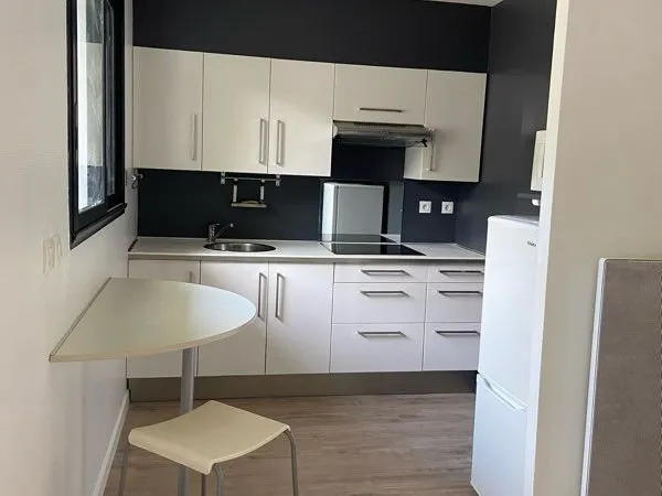 T1 bis ( grand studio ) bordeaux