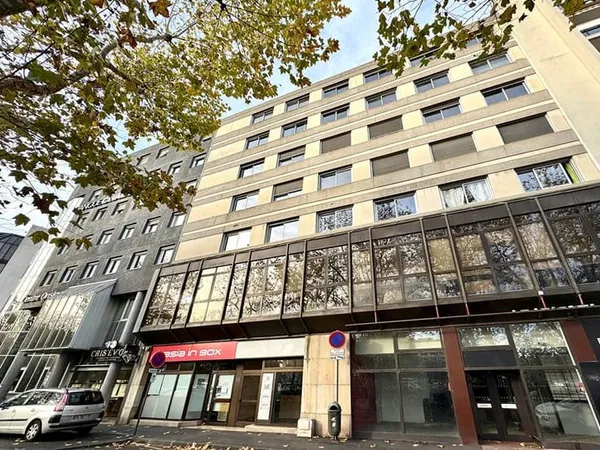 CLERMONT-FD LES SALINS / Bien immobilier à vendre à usage mixte bureaux ou appartement !