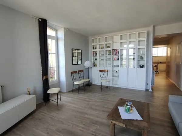 BEL APPARTEMENT BOURGEOIS CENTRE VILLE AUBENAS