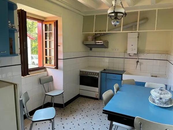 À vendre, spacieuse maison avec 2 logements et 2 terrains co