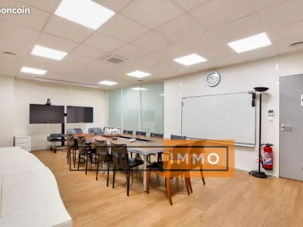 Bureau 50 m²