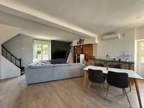 MAISON DE VILLAGE