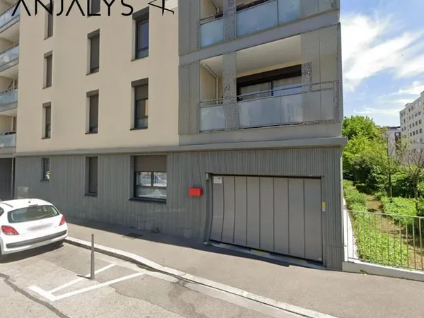 Stationnement Location Lyon   80€