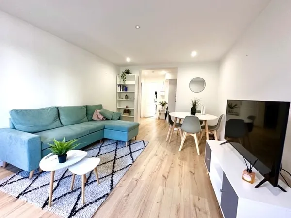 Marseille 10ème, a deux pas de la Timone, T3 de 55M2 entièrement refait + Loggia + Cave
