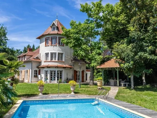 Maison 9 pièces 278 m²