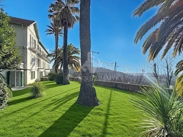 Appartement 3 pièces - parkings - aperçu mer et jardin privatif
