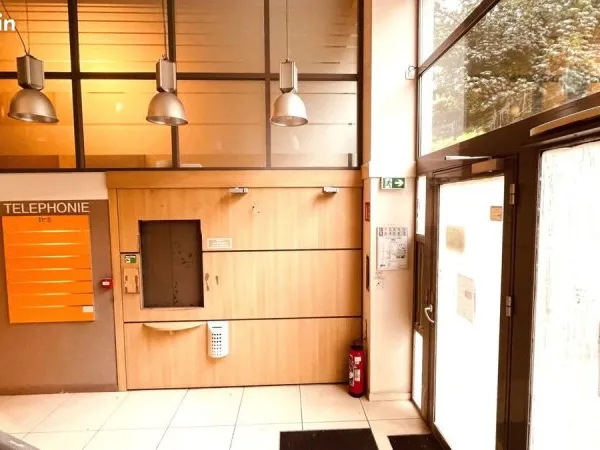 Bureaux, local commercial 125 m² VILLEURBANNE