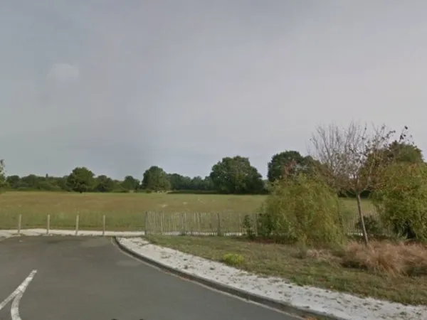 Terrain 384 m²