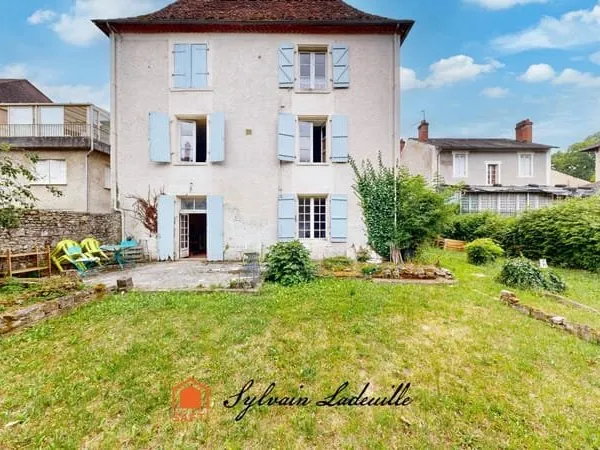 Maison de caractère au coeur du Bugue - 330 m² Habitables