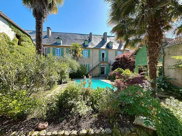 Elégante demeure, piscine
