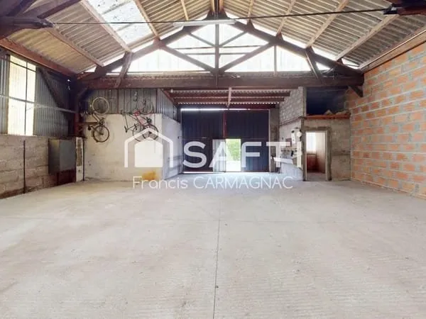Garage 13 places de parking ou entrepôt 303 m²