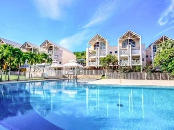 LE DIAMANT (972) - Baisse de prix Proche Plage Appartement T1 (31m2) + Terrasse - Piscine - Parc - 3