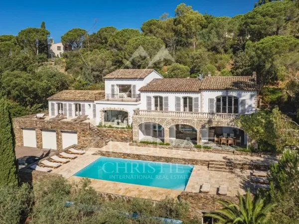 Grimaud - Bastide Provençale entièrement rénovée