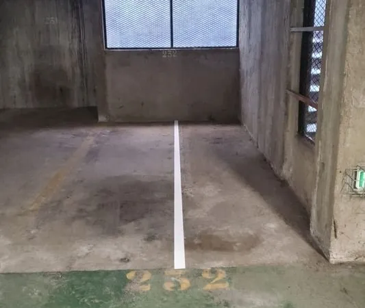 Deux-roues INTÉRIEUR sécurisé (2 places)