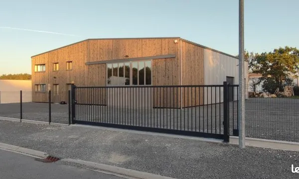Local d'activité / stockage 40 m²