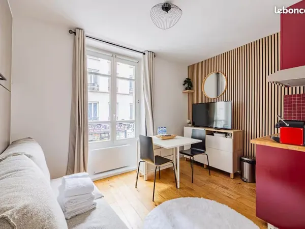 Local commercial 14 m² Paris 11ème - Hébergement hôtelier
