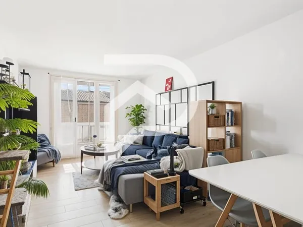 TRES JOLI T2 - 57 m2 - PARKING-CAVE ET BALCON