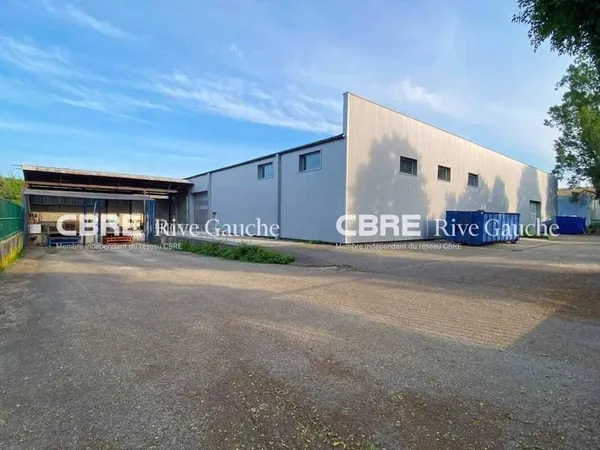 Entrepôt 1815 m²