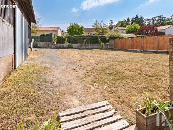 Terrain 556 m²