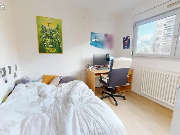 Chambre 4 pièces 80 m²