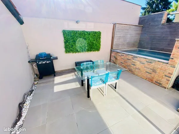 Maison 120 m2 centre ville piscine et cour