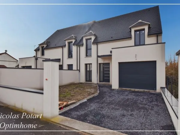 Maison Contemporaine 120 m² - Belles Prestations et Opportunités Exceptionnelles aux portes de Compi