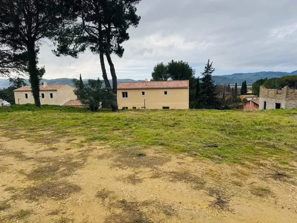 Terrain 400 m²