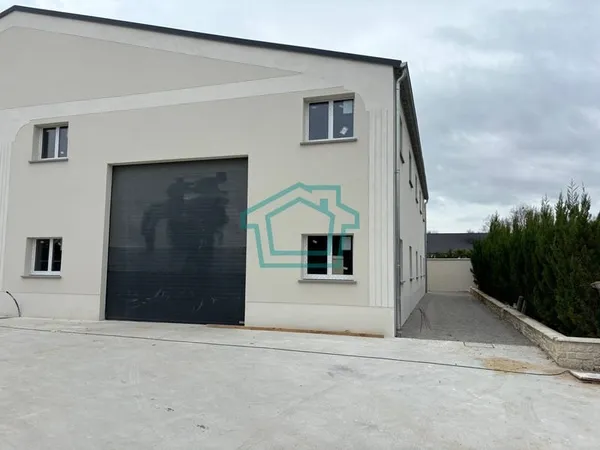 Grand Hangar de 300 m2 - GARANCIERES 78890