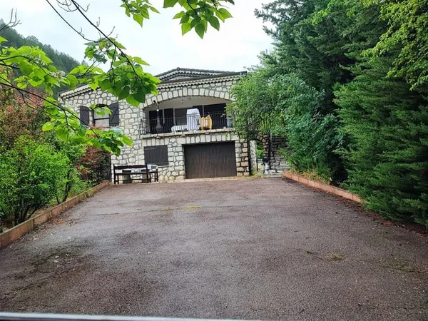 Achat : Maison Daluis (06470)