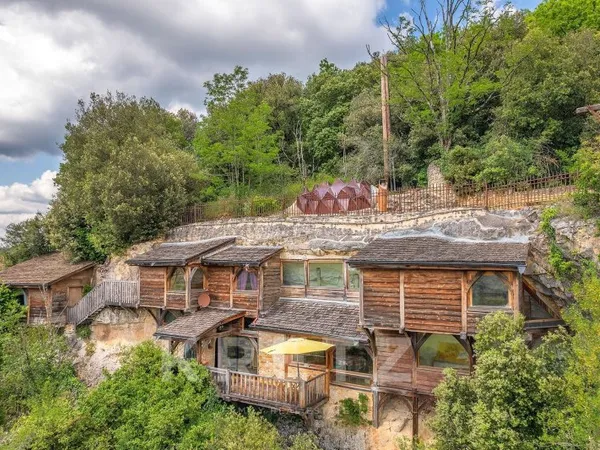 Maison troglodyte au coeur du Périgord noir
