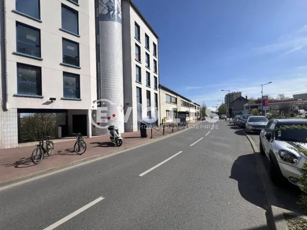 Bureaux 266 m²