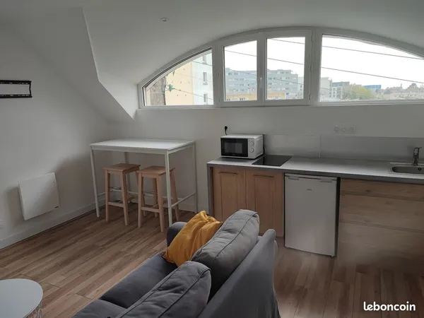 Très beau T2 meublé Montaigne