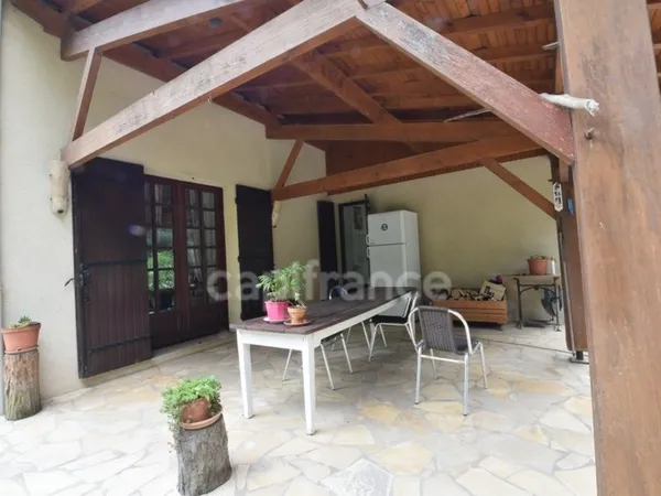 Maison 4 chambres, 1 bureau, dépendances, terrain clos 22 694m2 à MEILHAN SUR GARONNE (47)