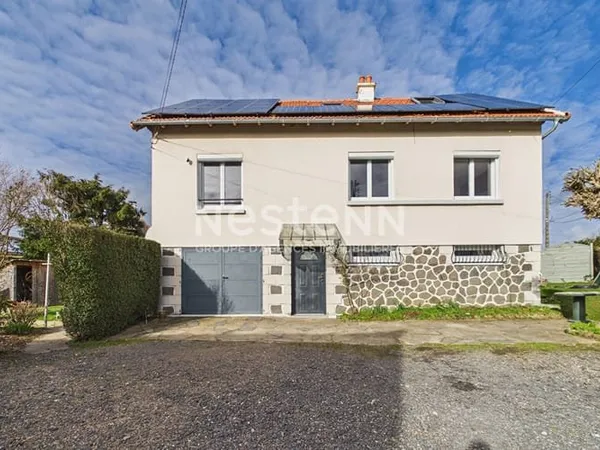 A vendre à Naucelles, sur terrain de 650 m², maison de type 6 d'une surface de 126 m²
