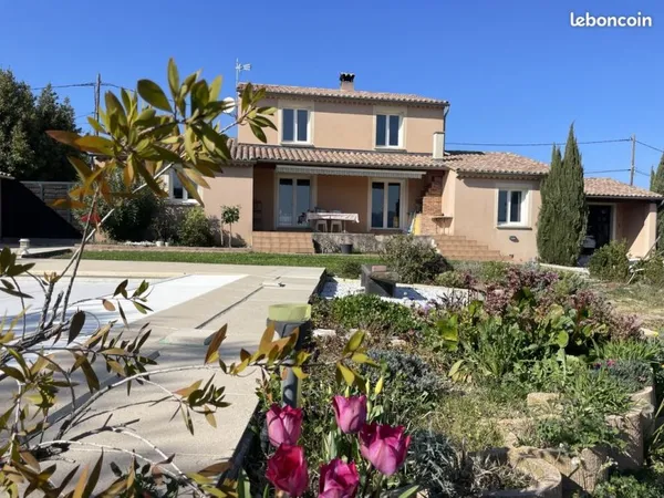 Villa 6 pièces 180 m²