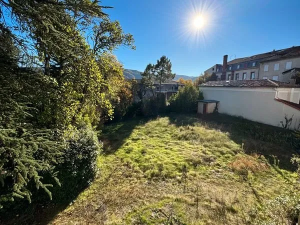 Appartement à rénover + Jardin privatif hyper centre