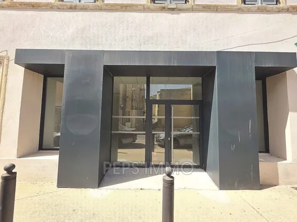 Local commercial 111 m²