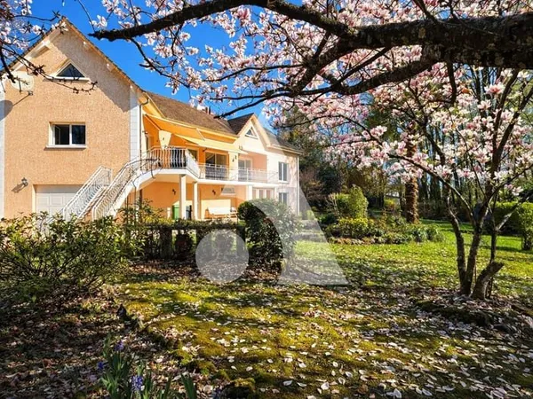 Secteur Boissy le châtel Demeure 246 m2 habitable 13000 m² de terrain