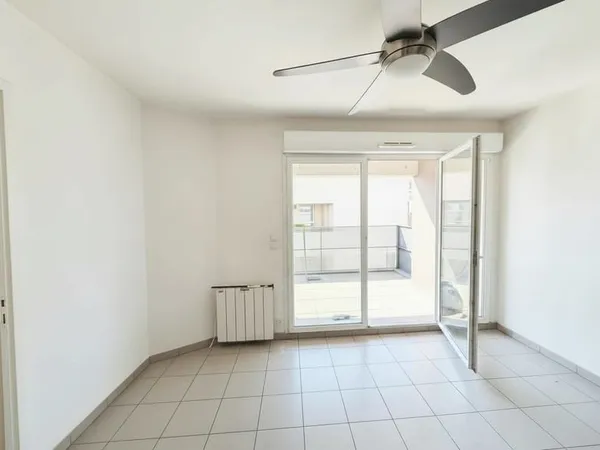 Appartement T2 avec terrasse et parking
