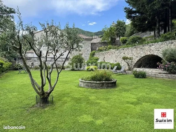 Propriété 12 pièces 340 m²