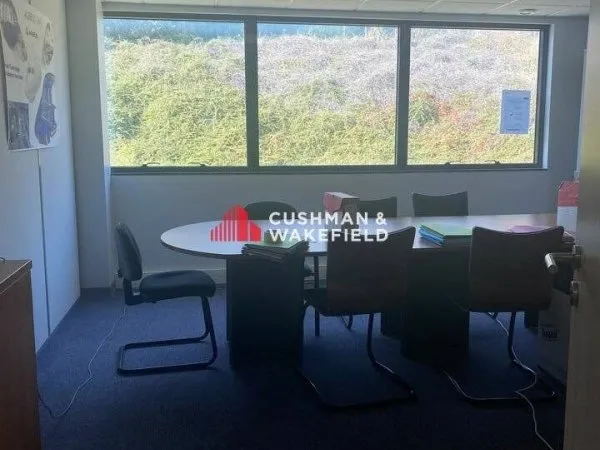 Bureau 504 m²