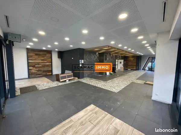 Local commercial 276 m²