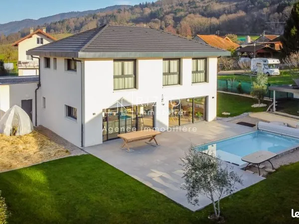 Villa 6 pièces 160 m²