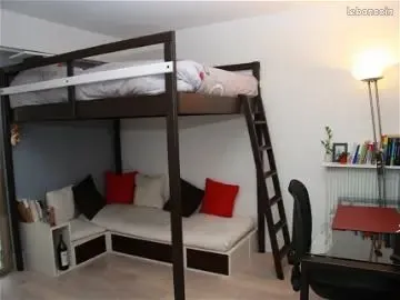 Chambre à louer pour étudiante