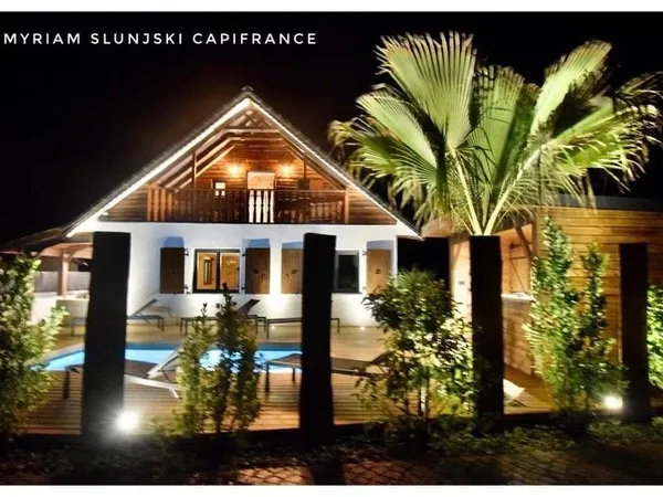 Maison 6 pièces 210 m²