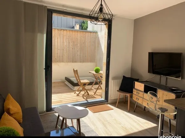 Maison de ville meublée 3 pièces de 70 m2 Quartier Fondaudège