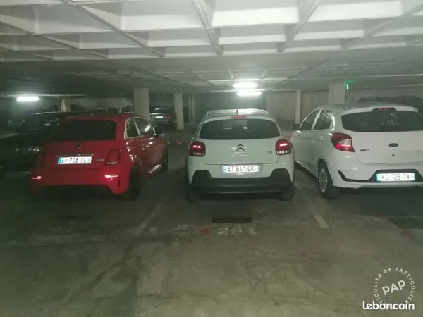 Location 1 Place de Parking