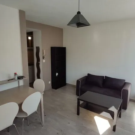 T1 bis meublé avec garage fermé