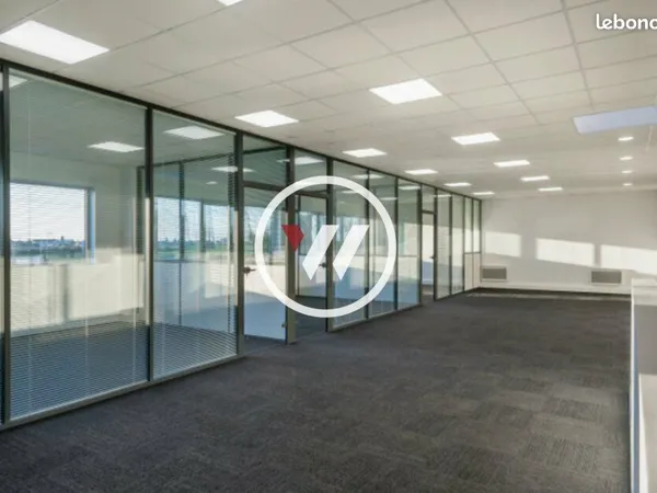 Local d'activité 450 m²
