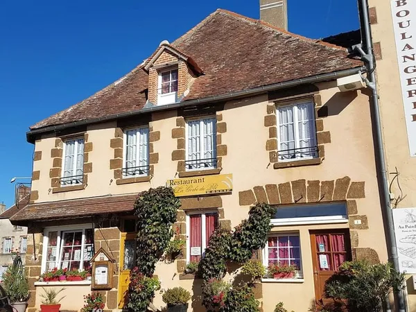 Grand batiment avec jardin à vendre, Chaillac, la Brenne 36